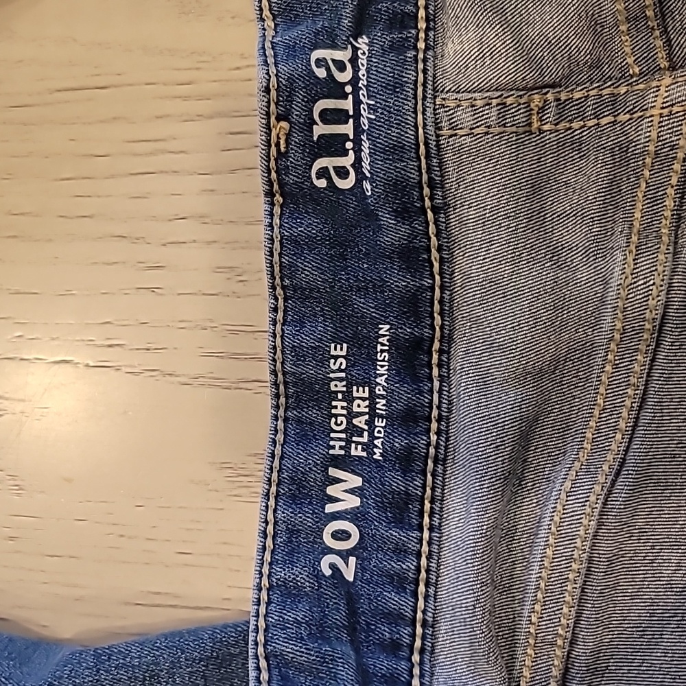 High Rise Flare Jeans - Picture 2 of 3